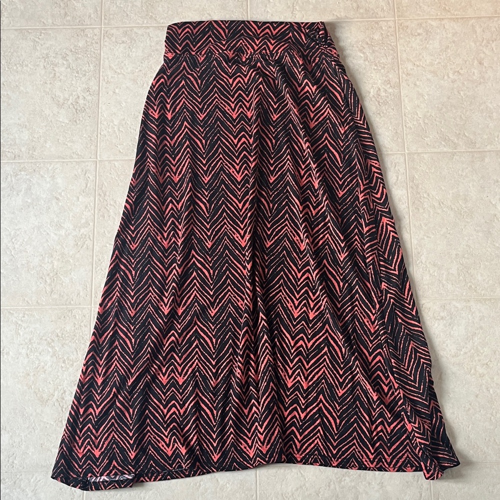 Chic Chevron Maxi Skirt in Black and Coral